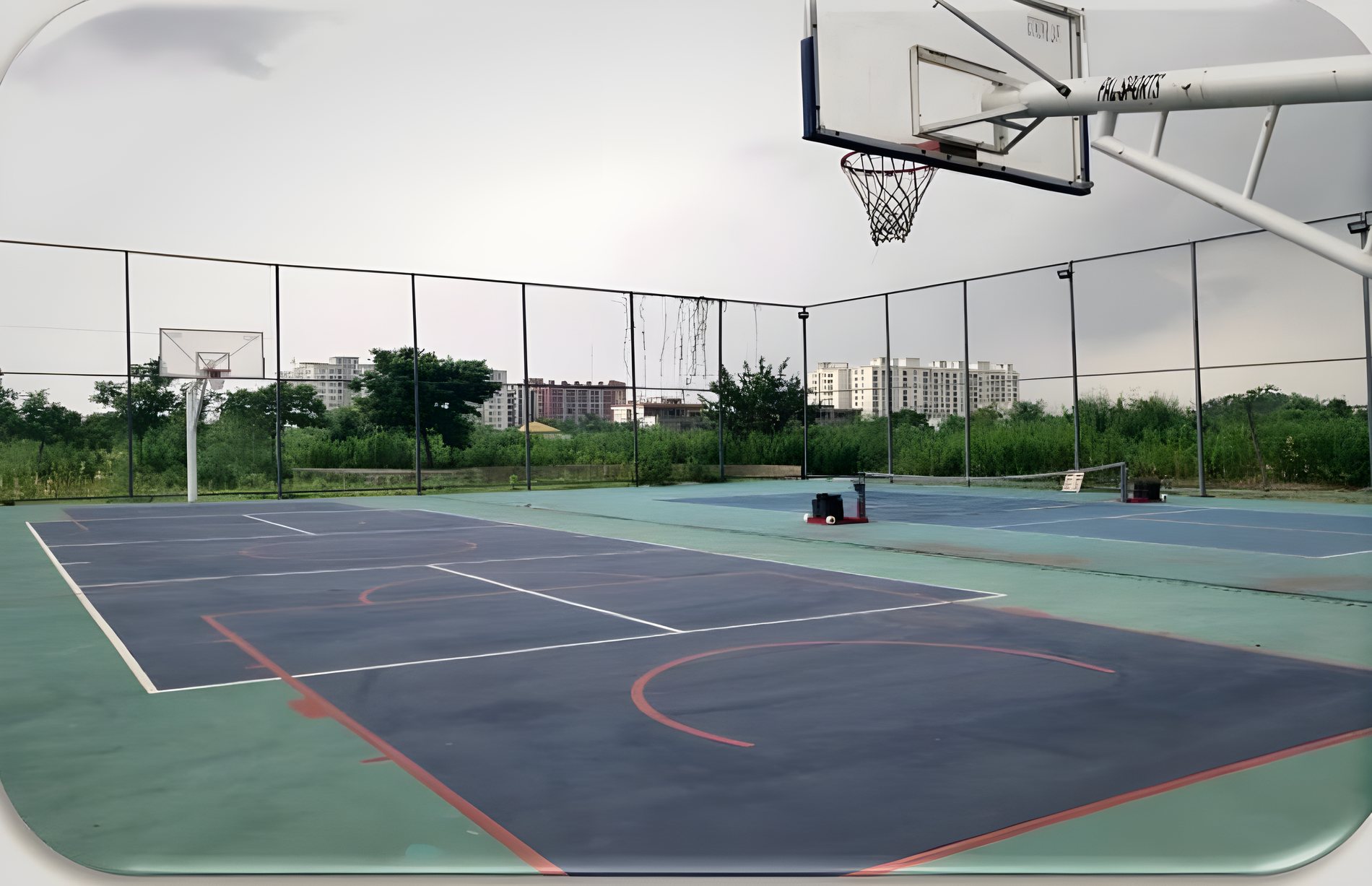 Basketball & tennis courts